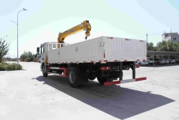 Манипулятор 6,3т 4х2 Шахман (8)